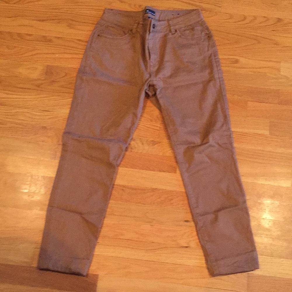 Miss Poured in Blue brown pants